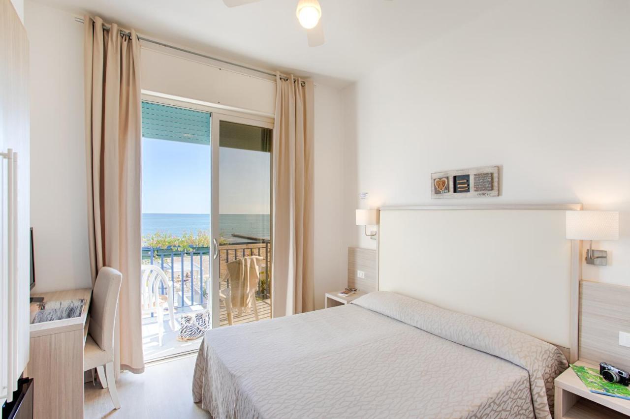 Hotel Conchiglia ลิโดดิเยโซโล ภายนอก รูปภาพ