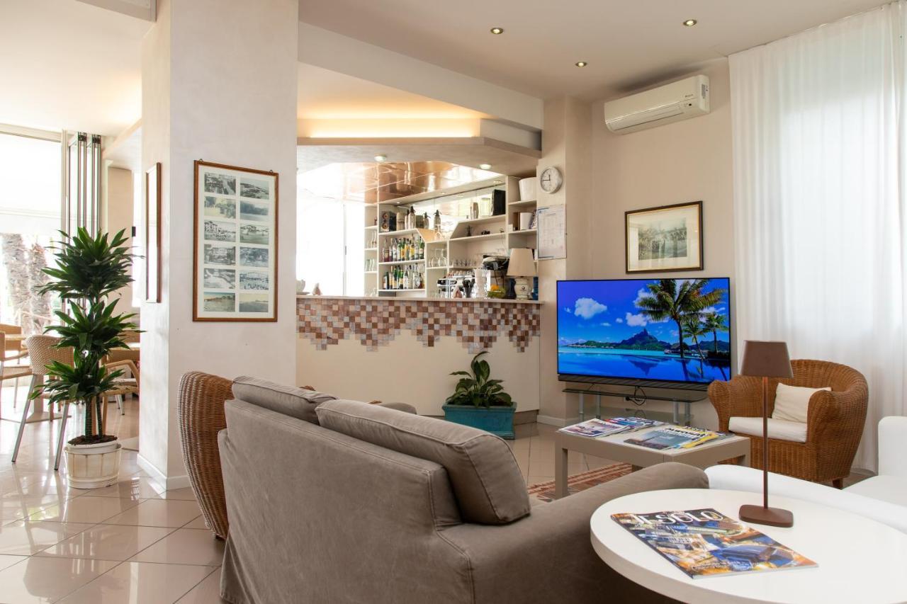 Hotel Conchiglia ลิโดดิเยโซโล ภายนอก รูปภาพ