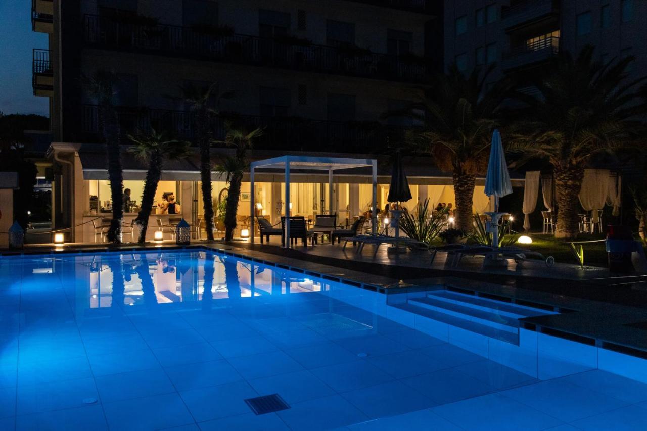 Hotel Conchiglia ลิโดดิเยโซโล ภายนอก รูปภาพ