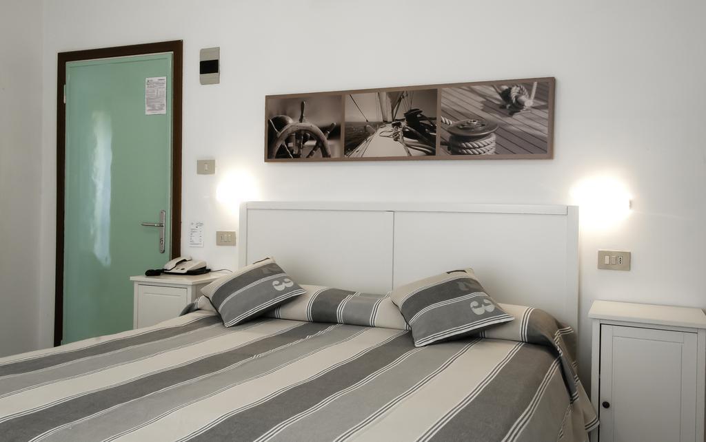 Hotel Conchiglia ลิโดดิเยโซโล ภายนอก รูปภาพ