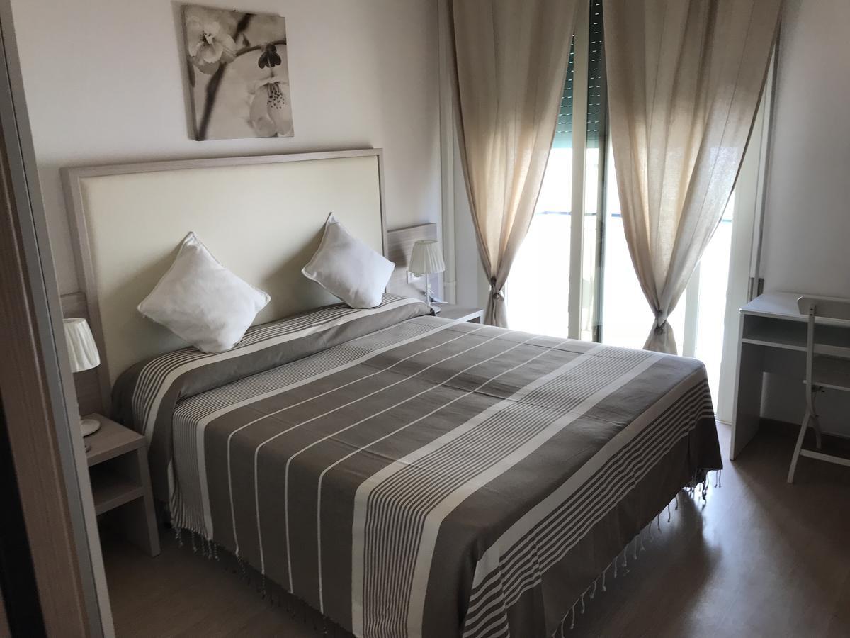Hotel Conchiglia ลิโดดิเยโซโล ภายนอก รูปภาพ