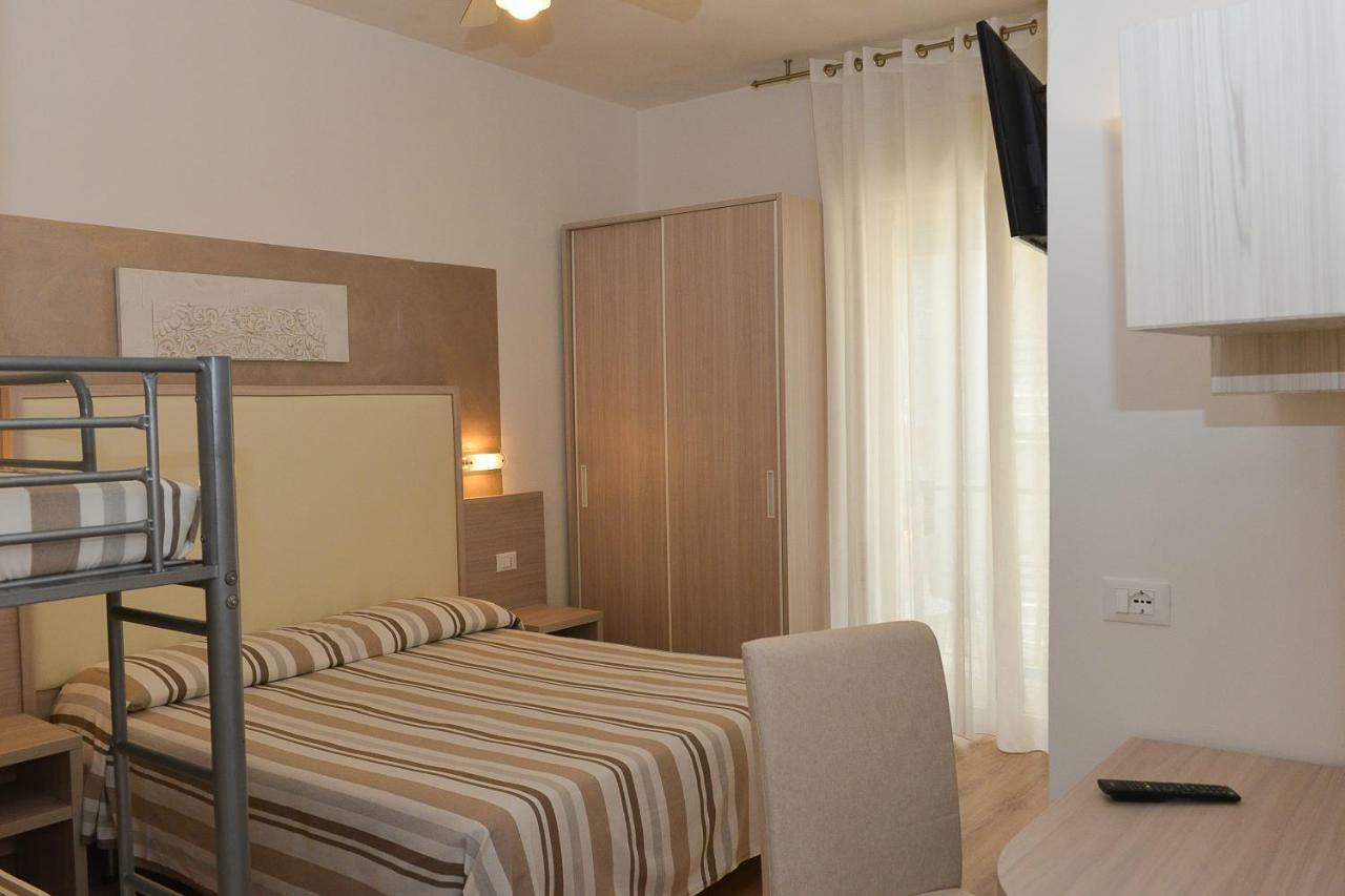 Hotel Conchiglia ลิโดดิเยโซโล ภายนอก รูปภาพ